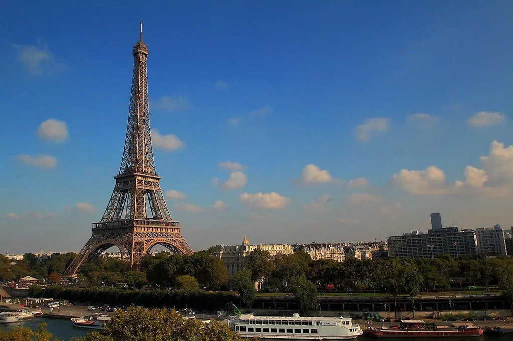 Cmg Tour Eiffel I *